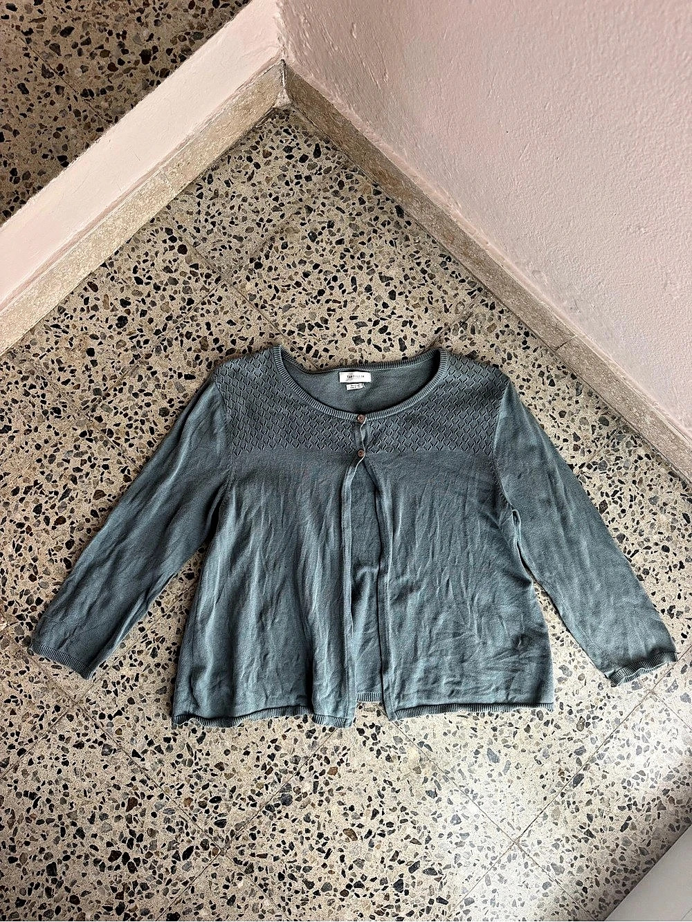 VAN HEUSEN Open Knit Cardigan in Green Size Medium Like New